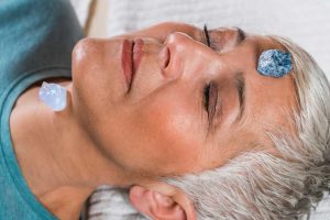 Harmonizácia čakier polodrahokamami